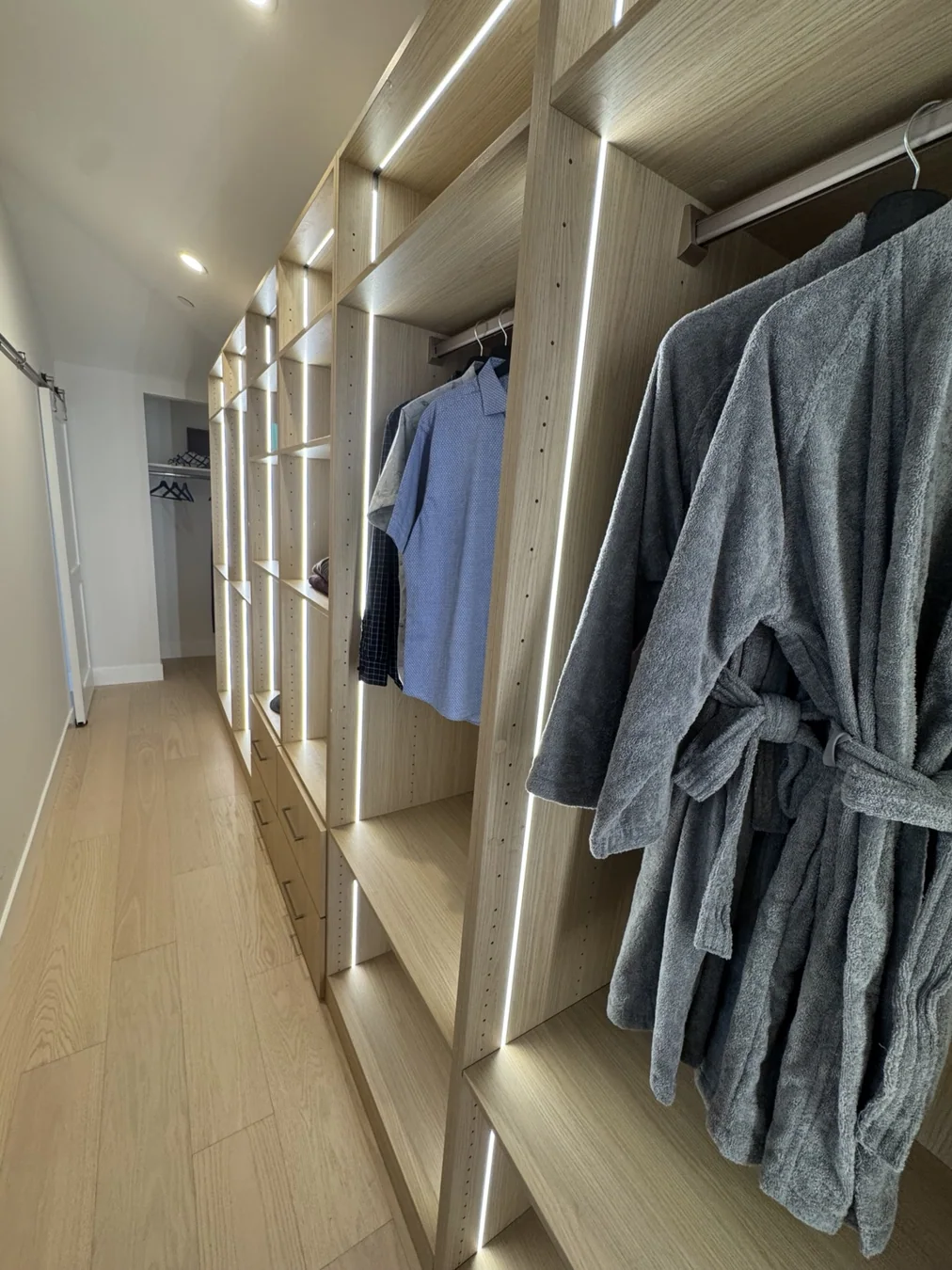 Floating Vanity — FRAMEX project portfolio